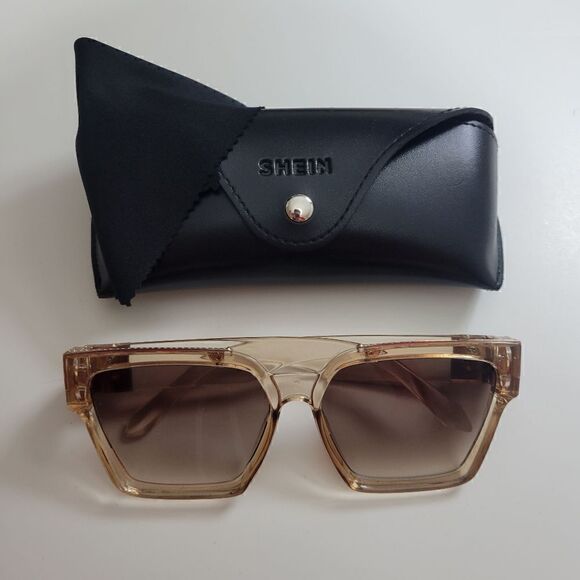 Stylish Transparent Frame Chunky Sunglasses - Picture 3 of 13